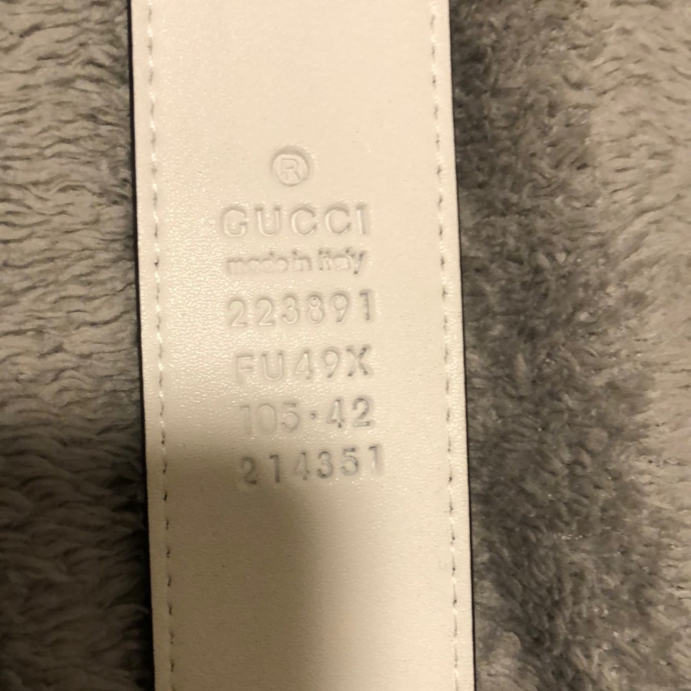 Gucci White Leather Belt with Gold Double G Buckle - Picture 2 of 5